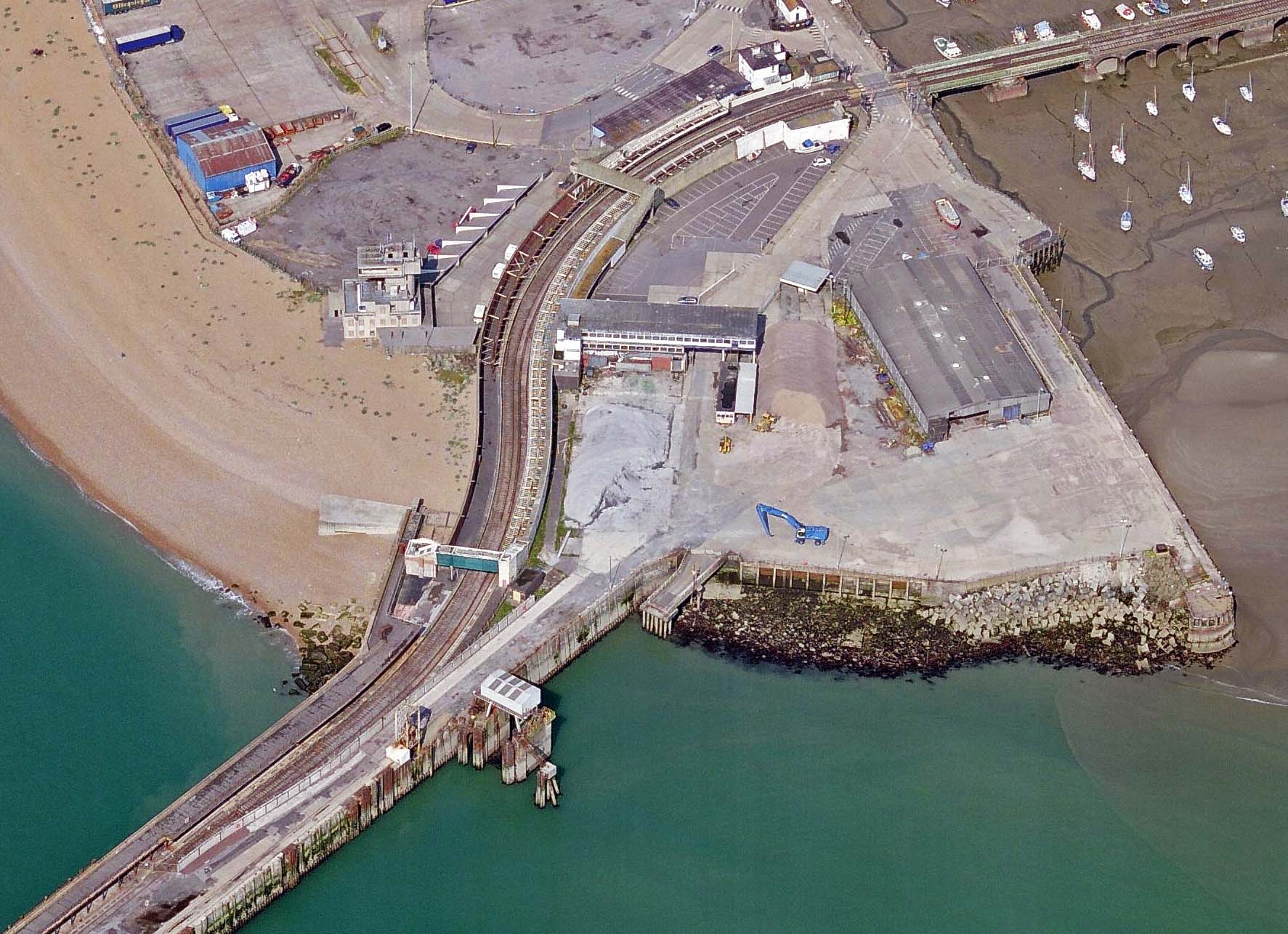 Disused Stations Folkestone Harbour Station