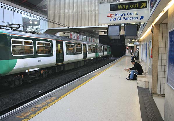 kings_cross_thameslink12.jpg