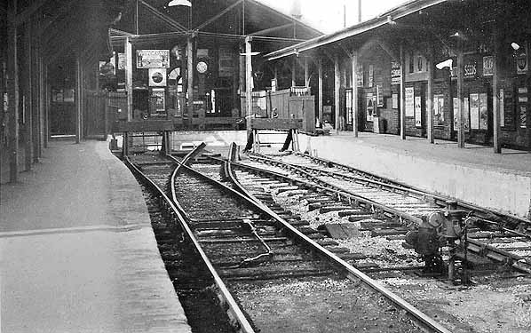 sheerness_dockyard_old2.jpg