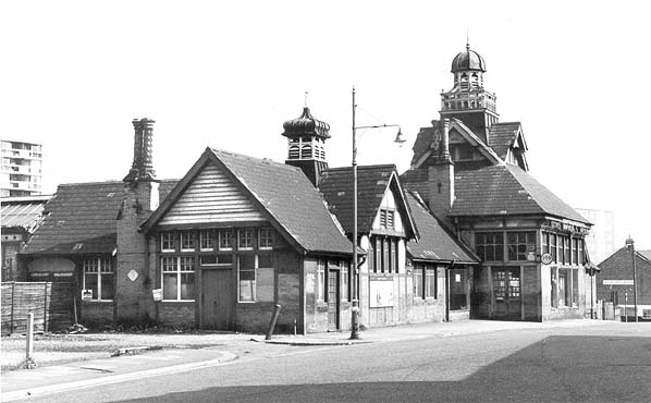 Wigan Central Station Wigan_central(1960's)old4